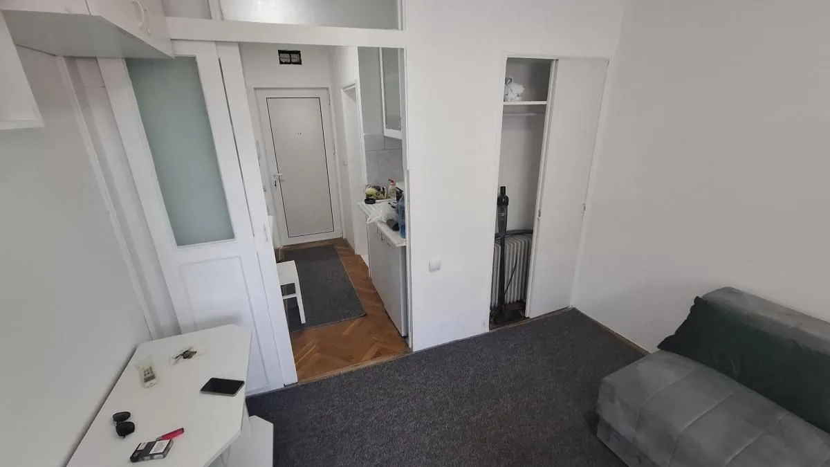 Izdavanje, garsonjera, 20m², Centar, Novi Sad