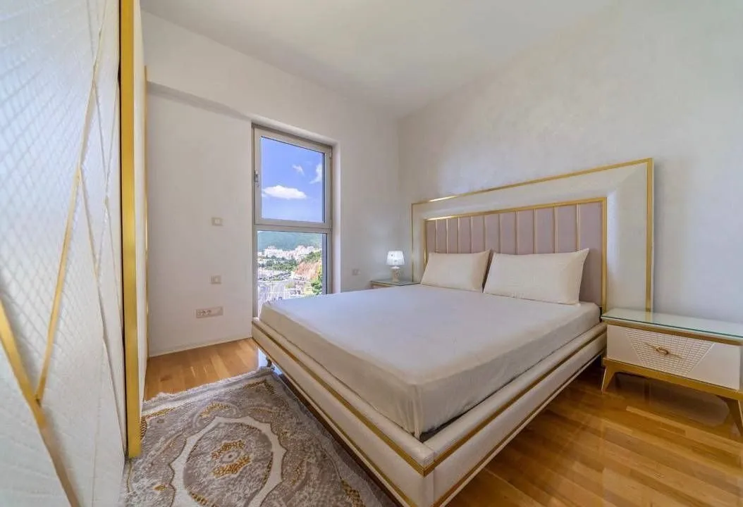 Rent, three bedroom apartment, 150m², Bečići, Budva