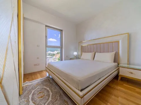 Rent, three bedroom apartment, 150m², Bečići, Budva - image 7