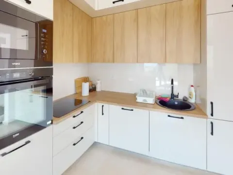 Izdavanje, dvosoban stan, 72m², Kalimanj, Tivat - image 8