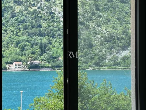Prodaja, jednosoban stan, 46m², Dobrota, Kotor - image 1