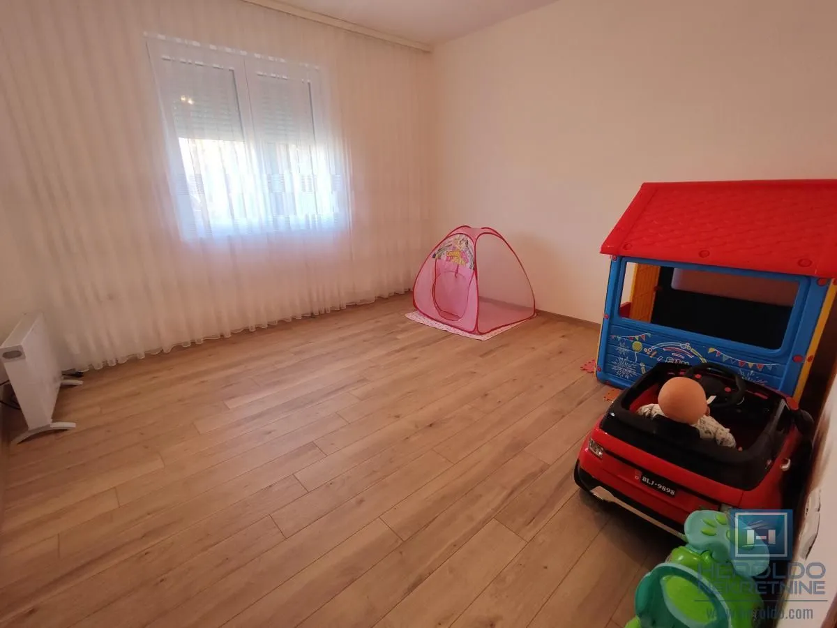 Prodaja, kuća, 270m², Budžino brdo, Jagodina