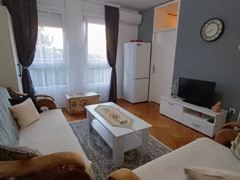 Rent, studio apartment, 25m², Stari Aerodrom, Podgorica - image 4
