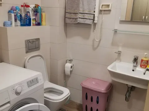 Izdavanje, jednosoban stan, 46m², City Kvart, Podgorica - image 8