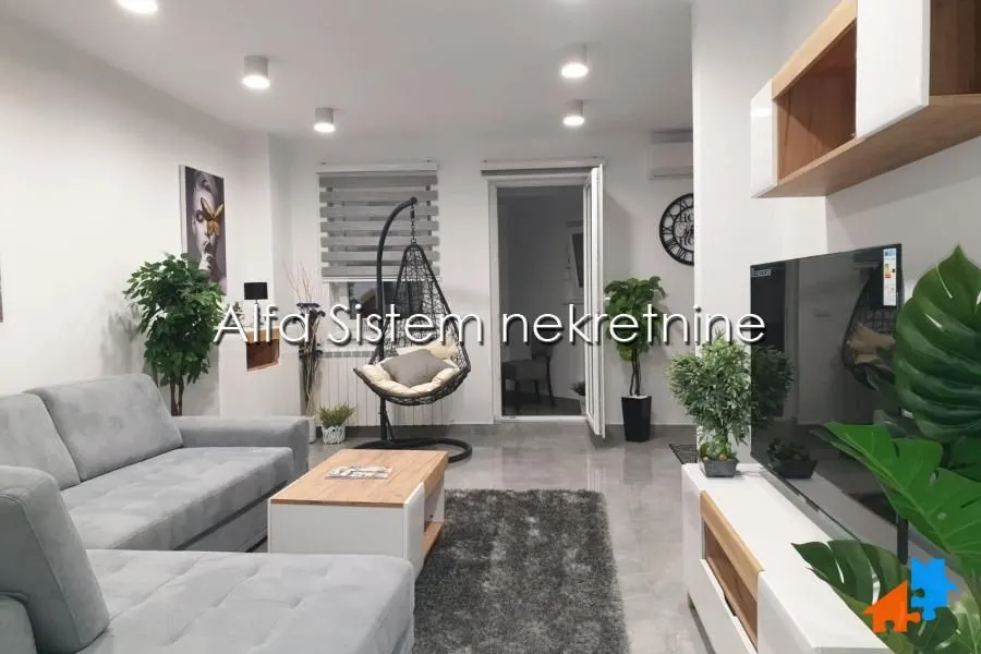 Izdavanje, trosoban stan, 100m², Novi Beograd Sve Podlokacije, Beograd