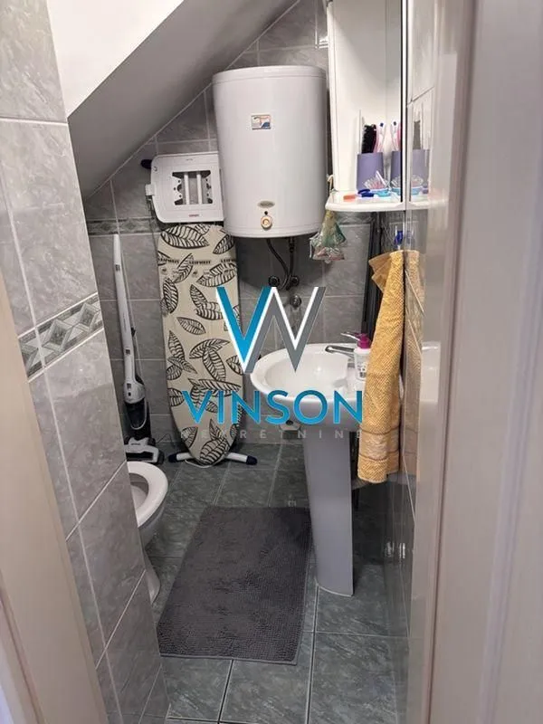 Prodaja, trosoban stan, 48m², Adamovićevo Naselje, Novi Sad Sve Podlokacije
