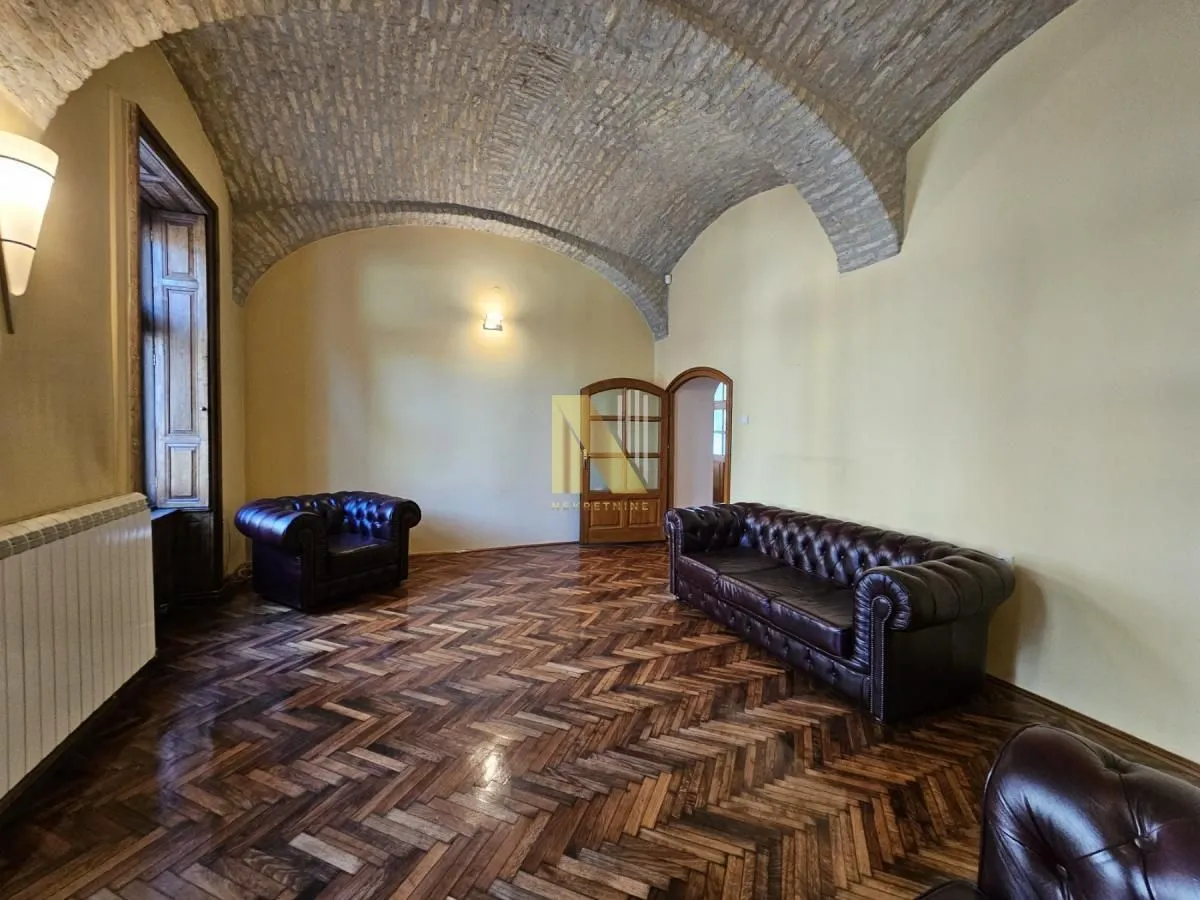 Prodaja, stan, 252m², Centar, Subotica