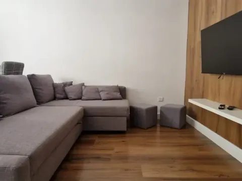 Izdavanje, stan, 62m², Tivat, Crna Gora