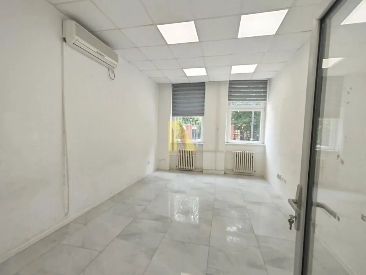 Rent, office space, 160m², Centar, Novi Sad