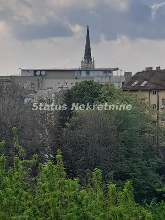 Prodaja, četvorosoban stan, 126m², Centar, Novi Sad