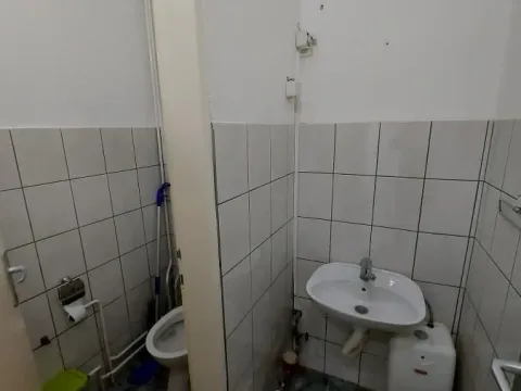 Izdavanje, poslovni prostor, 54m², Centar, Jagodina - image 12