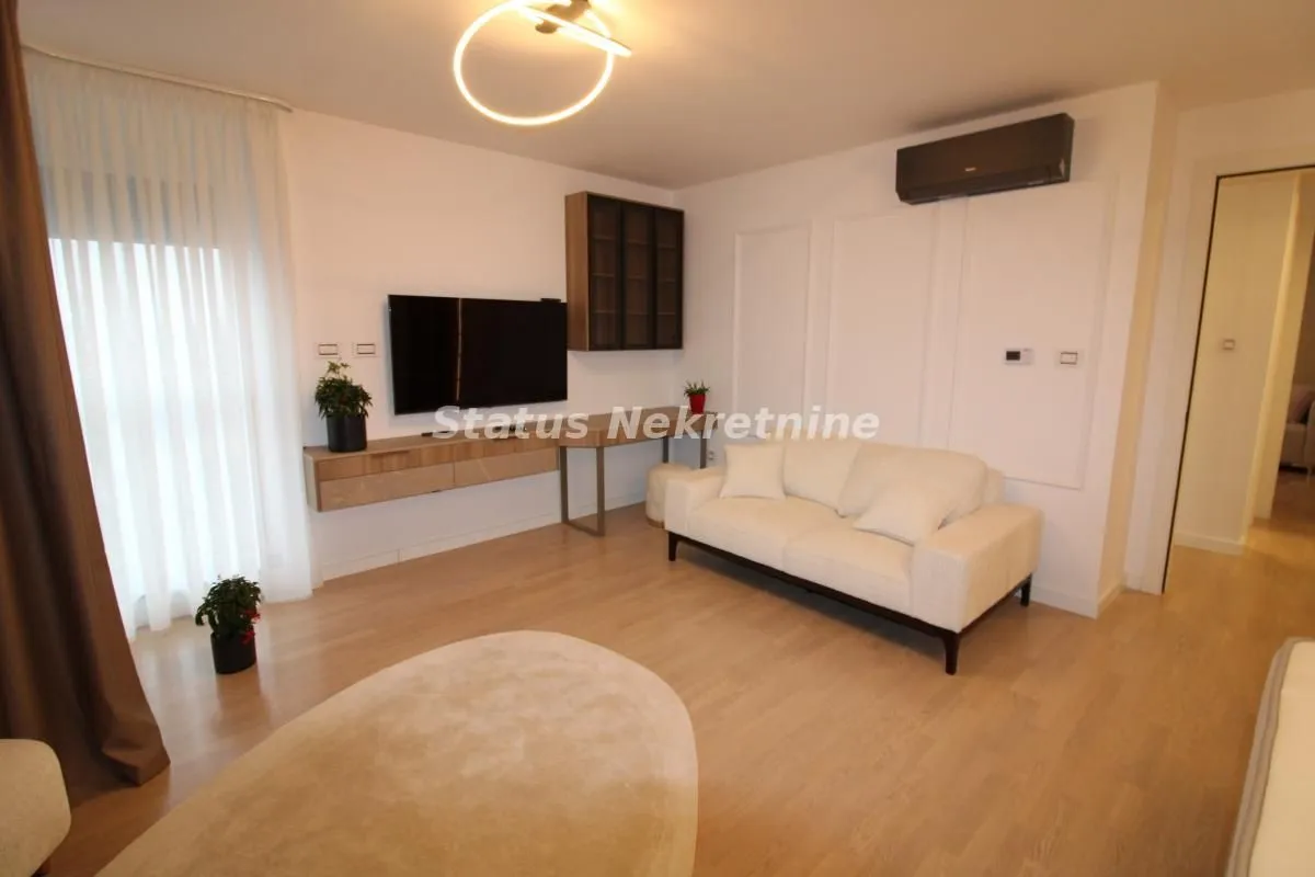 Izdavanje, stan, 200m², Telep, Novi Sad Sve Podlokacije