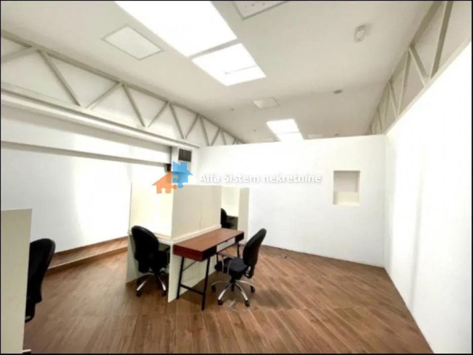 Rent, office space, 325m², Retenzija, Beograd