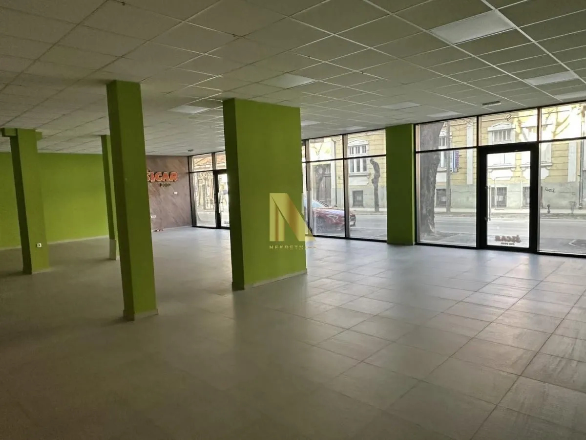 Rent, office space, 400m², Centar, Subotica