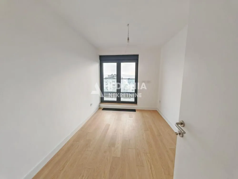 Prodaja, četvorosoban stan, 125m², Autokomanda, Voždovac Sve Podlokacije