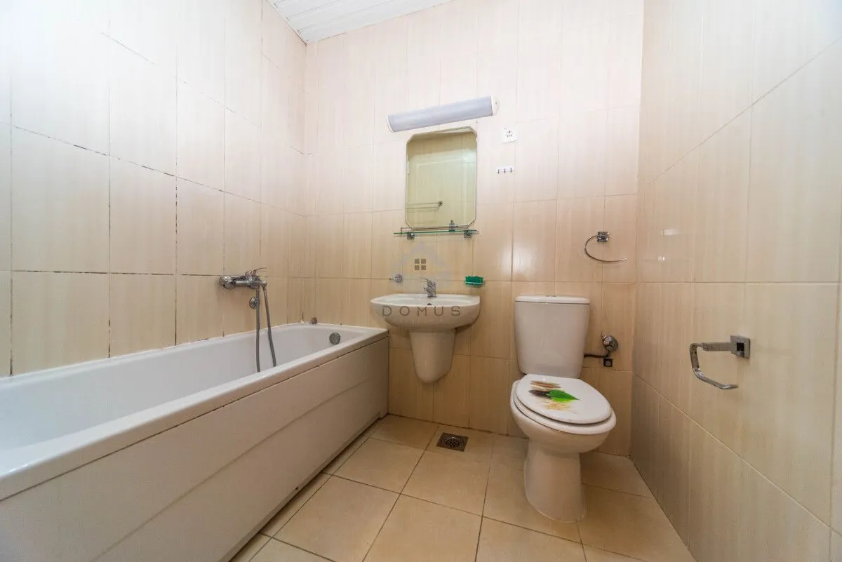 Prodaja, dvosoban stan, 70m², Blok 9, Podgorica