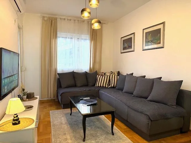 Rent, one bedroom apartment, 45m², Centar, Budva