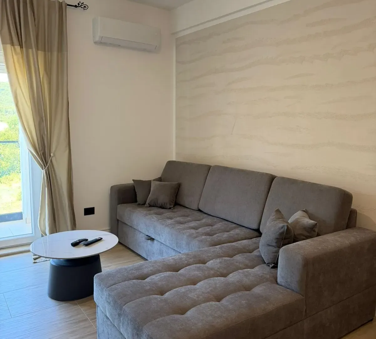 Rent, one bedroom apartment, 50m², Radanovići, Kotor