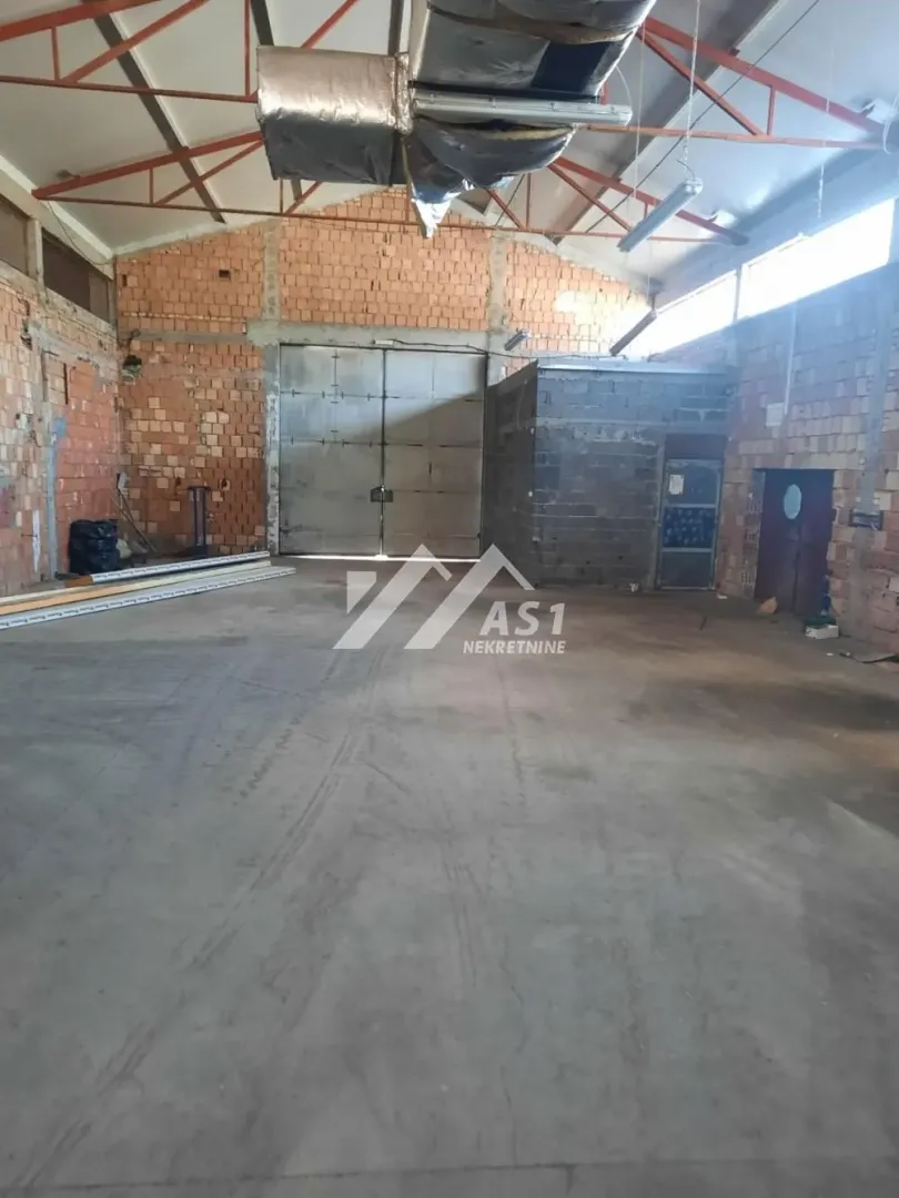Izdavanje, poslovni prostor, 2600m², Bački Petrovac, Novi Sad