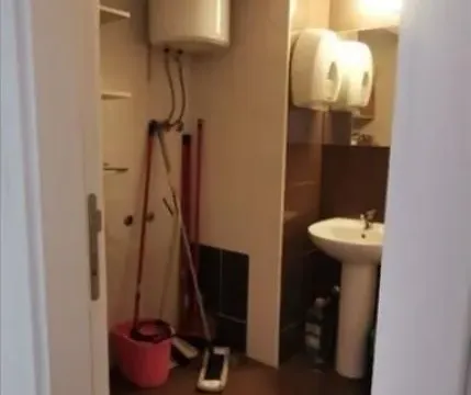 Izdavanje, poslovni prostor, 118m², Crveni Krst, Beograd - image 12