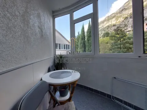 Prodaja, dvosoban stan, 48m², Dobrota, Kotor - image 2