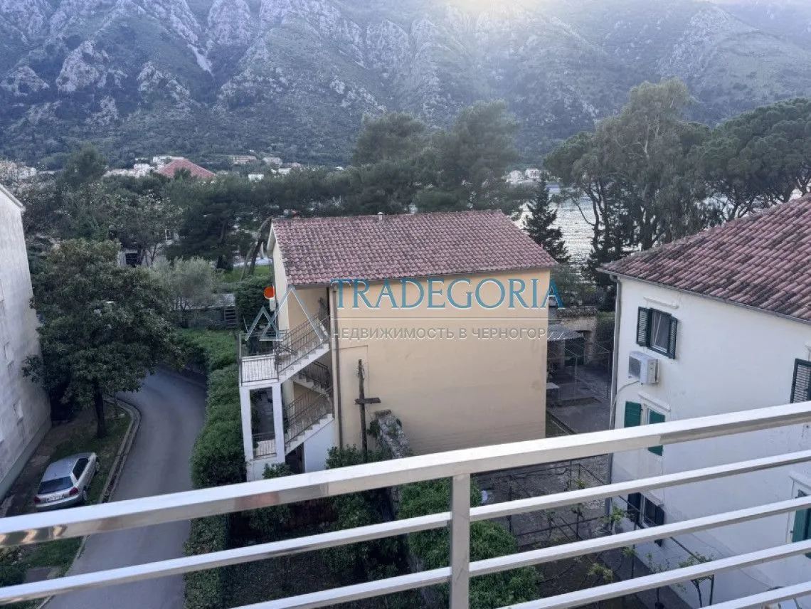 Prodaja, dvosoban stan, 129m², Dobrota, Kotor