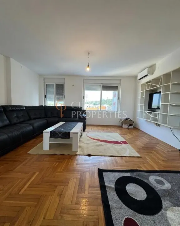 Izdavanje, dvosoban stan, 62m², Centar, Podgorica