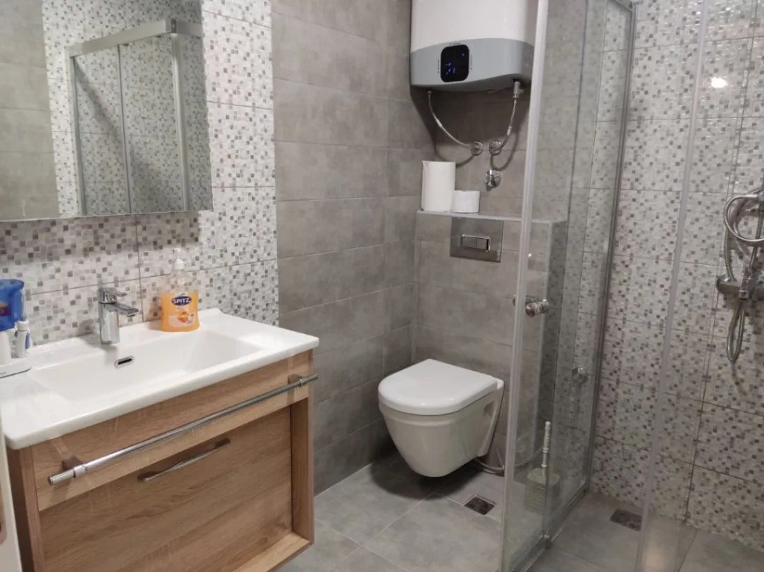 Izdavanje, trosoban stan, 65m², Sušćepan, Herceg Novi