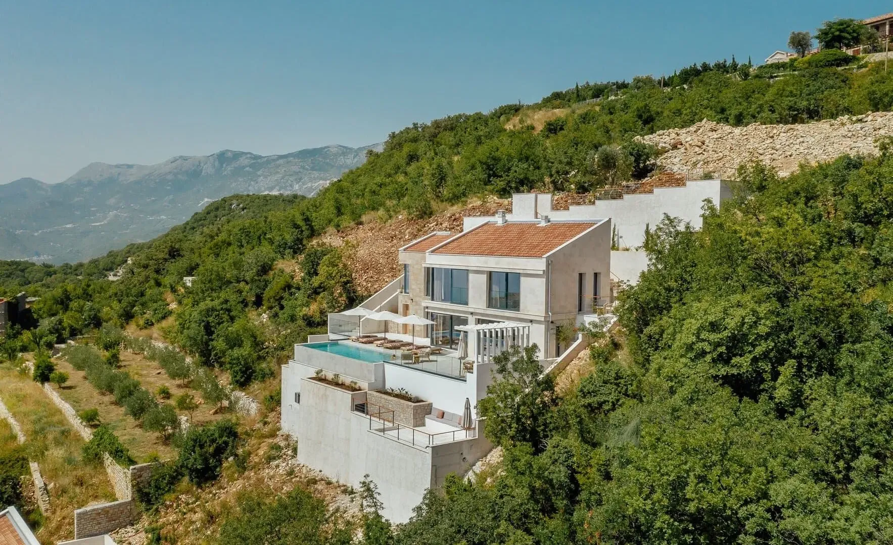 Rent, house, 250m², Blizikuće, Budva