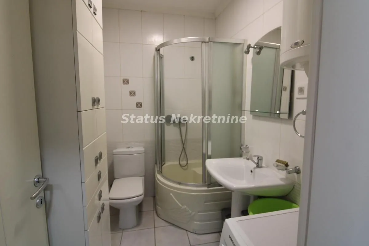 Izdavanje, garsonjera, 28m², Grbavica, Novi Sad Sve Podlokacije