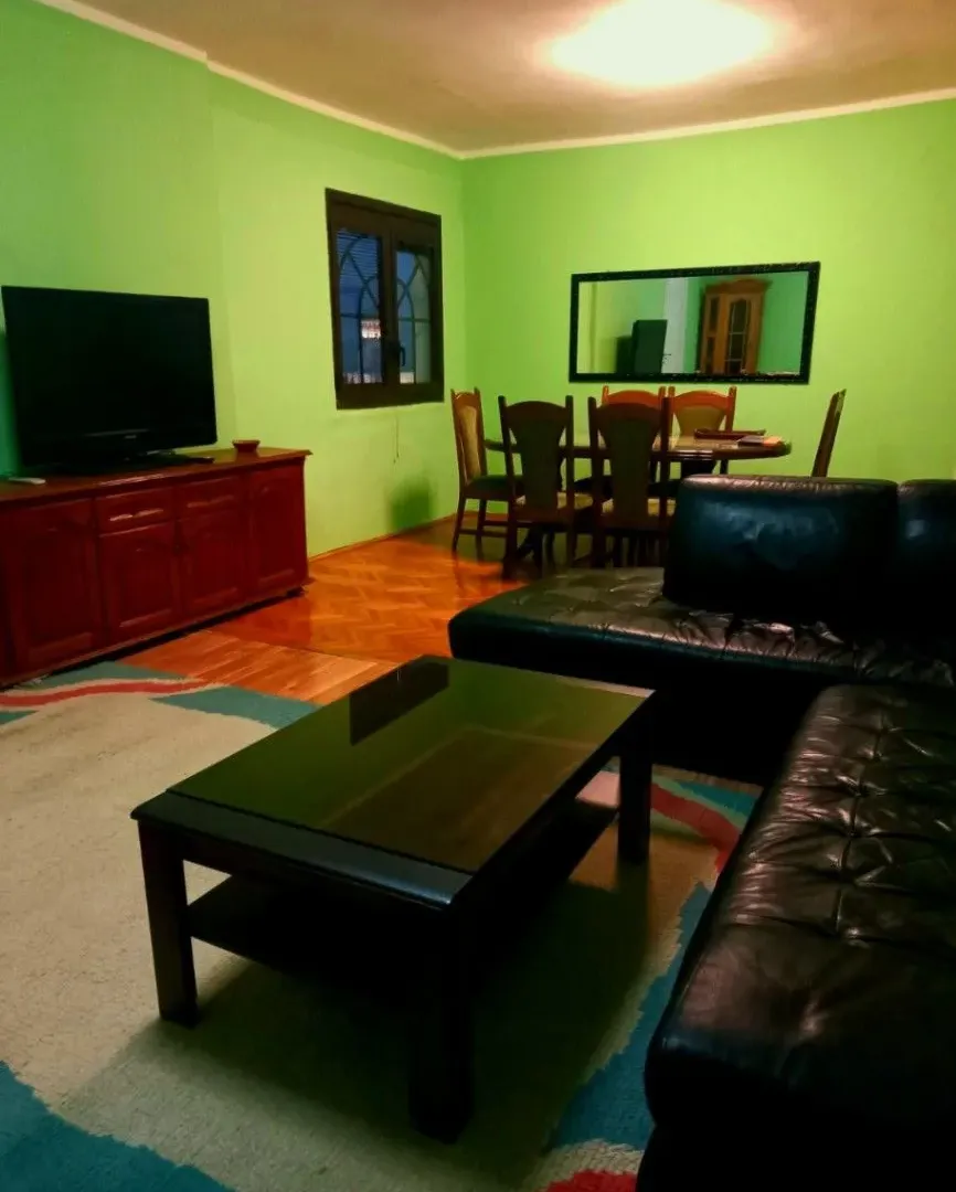 Izdavanje, trosoban stan, 85m², Momišići, Podgorica