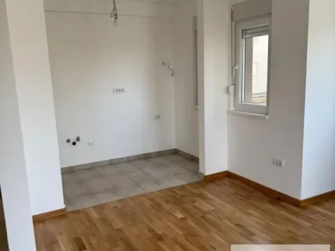 Rent, three bedroom apartment, 56m², Ledine, Beograd - image 8