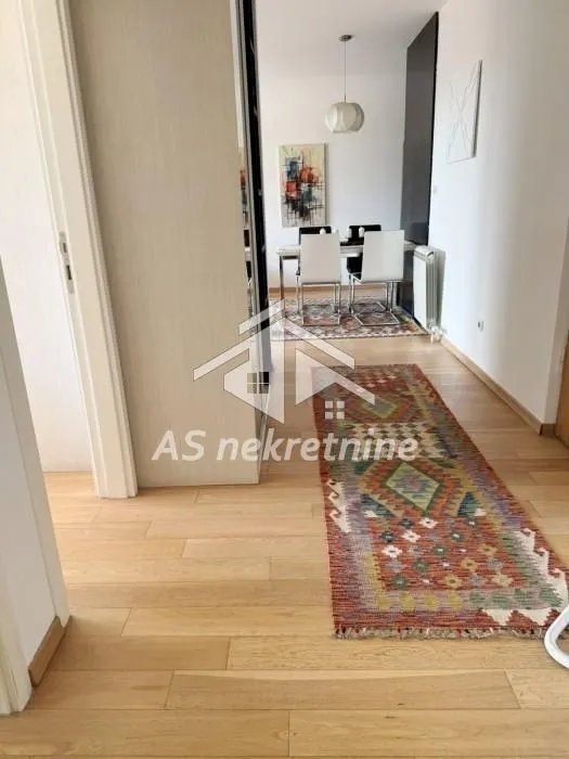 Izdavanje, trosoban stan, 73m², Vračar Sve Podlokacije, Beograd