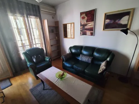 Izdavanje, jednosoban stan, 40m², Preko Morače, Podgorica - image 1