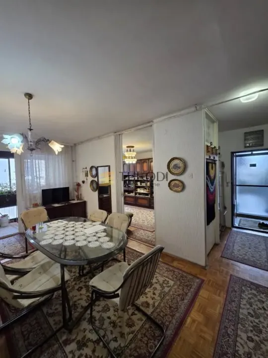 Prodaja, trosoban stan, 83m², Novi Beograd Blok 63, Novi Beograd Sve Podlokacije