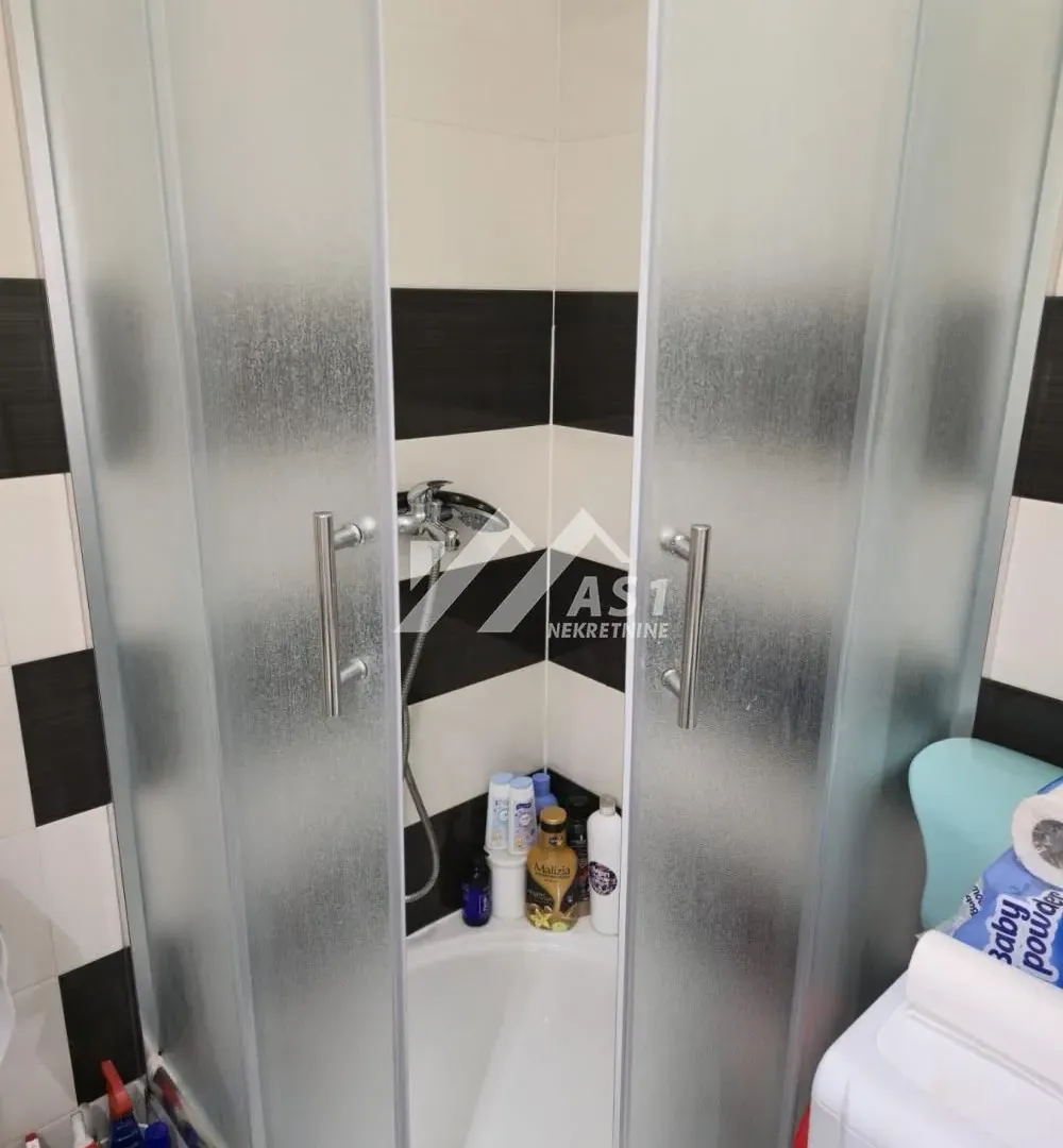 Izdavanje, dvosoban stan, 52m², Podbara, Novi Sad Sve Podlokacije
