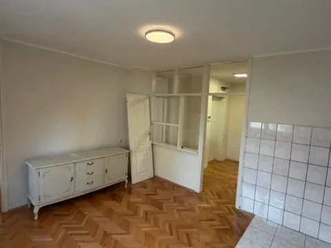 Izdavanje, dvosoban stan, 88m², Centar, Podgorica - image 4