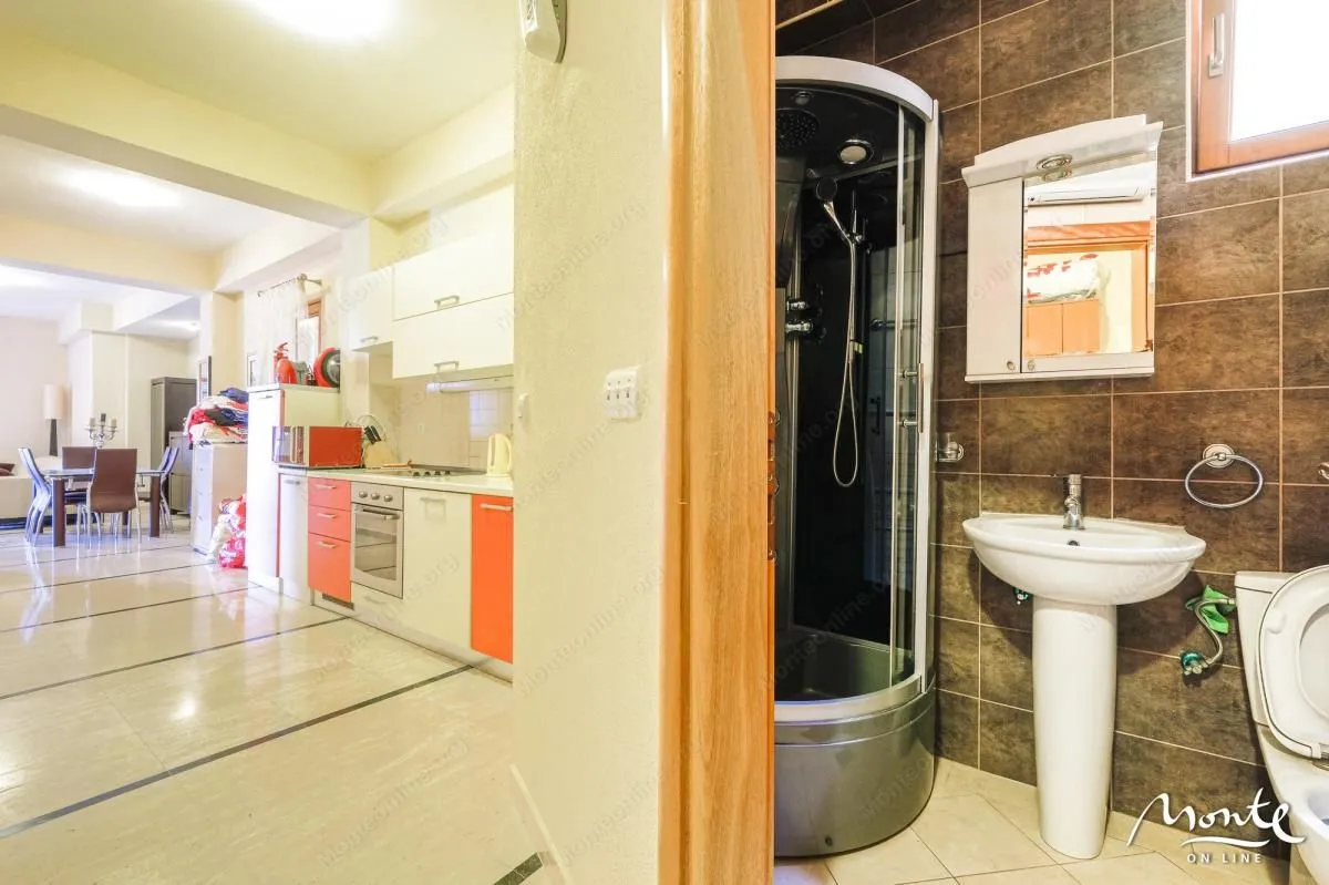 Prodaja, dvosoban stan, 158m², Igalo, Herceg Novi