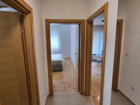 Rent, one bedroom apartment, 48m², Stari Aerodrom, Podgorica - image 14
