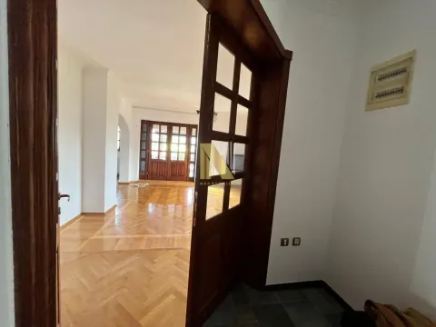 Izdavanje, kuća, 450m², Bulevar Evrope, Novi Sad Sve Podlokacije - image 9