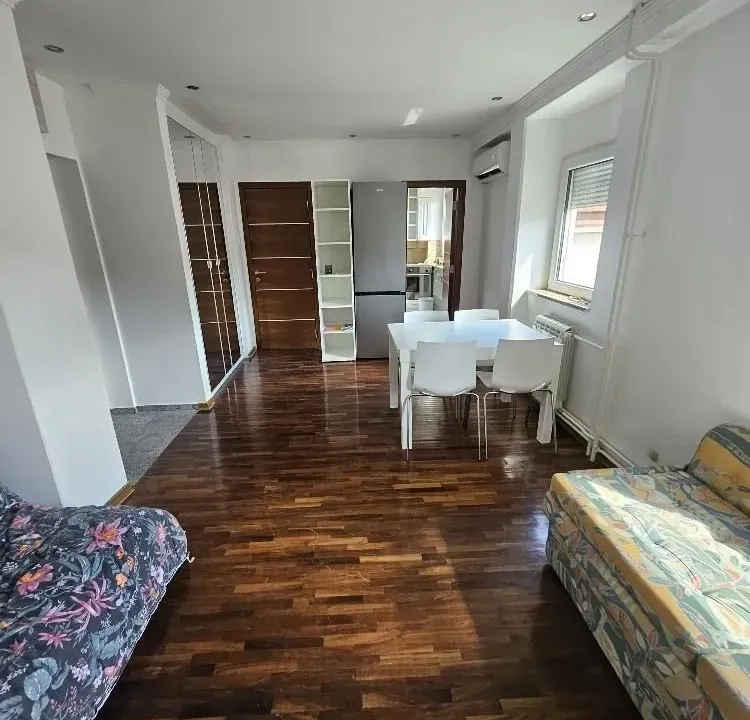 Rent, two bedroom apartment, 37m², Stari Grad, Beograd