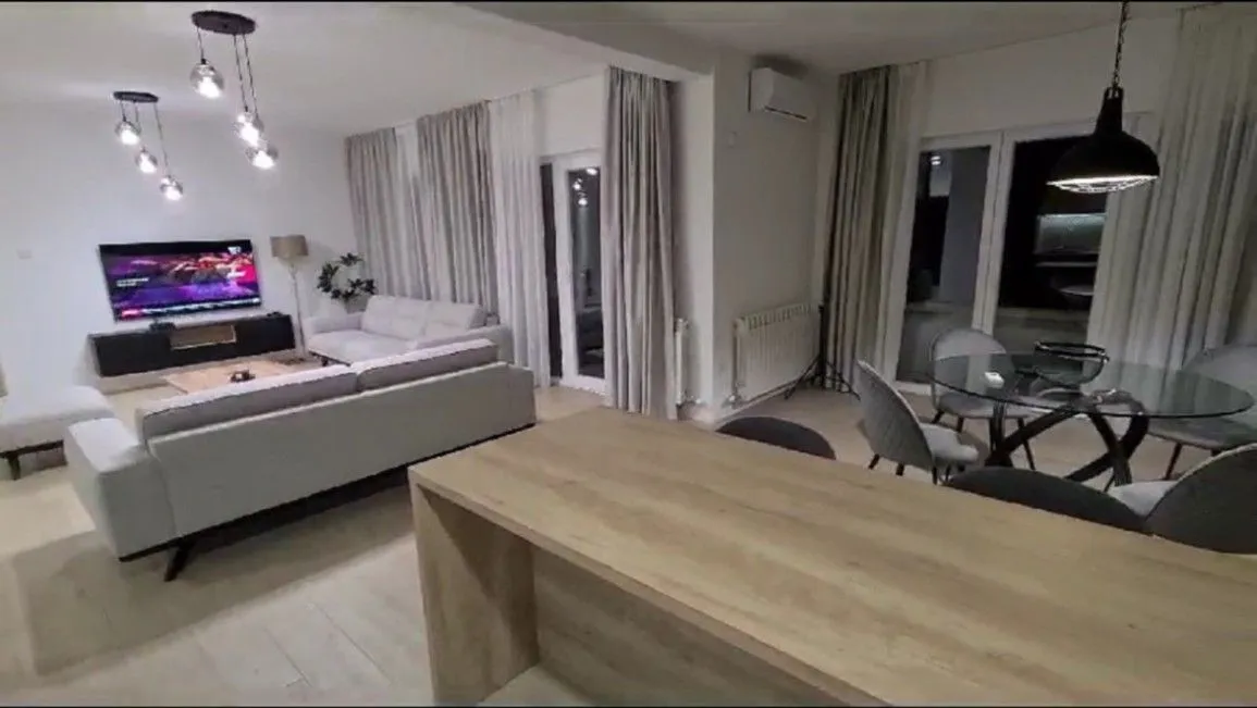 Prodaja, četvorosoban stan, 145m², Savski Venac, Beograd