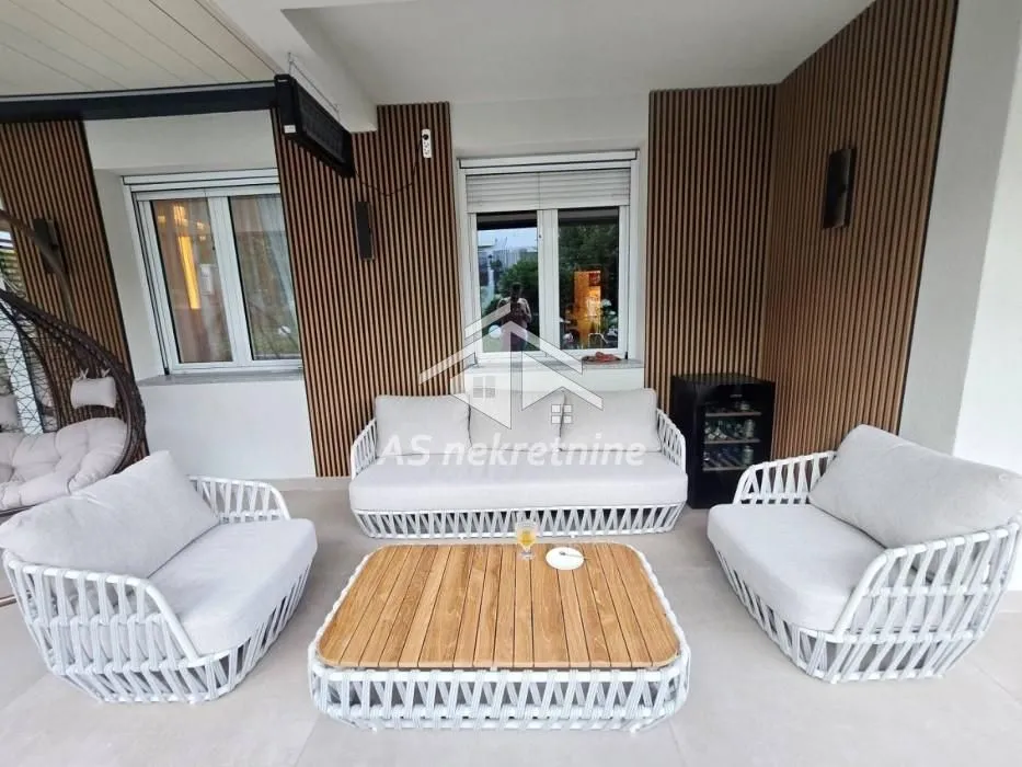 Rent, apartment, 240m², Savski Venac, Beograd