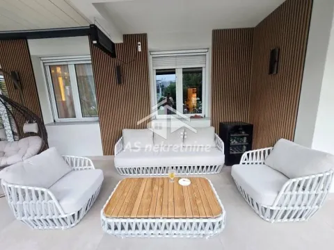 Izdavanje, stan, 240m², Savski Venac, Beograd - image 18