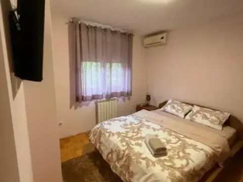 Izdavanje, jednosoban stan, 60m², Gorica C, Podgorica - image 9