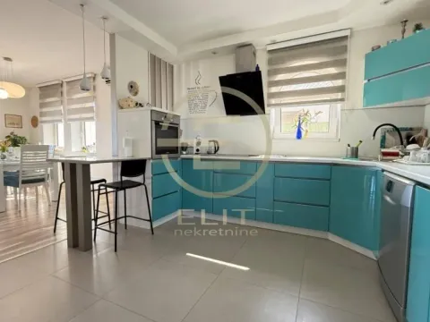 Prodaja, kuća, 273m², Petrovaradin, Novi Sad - image 12