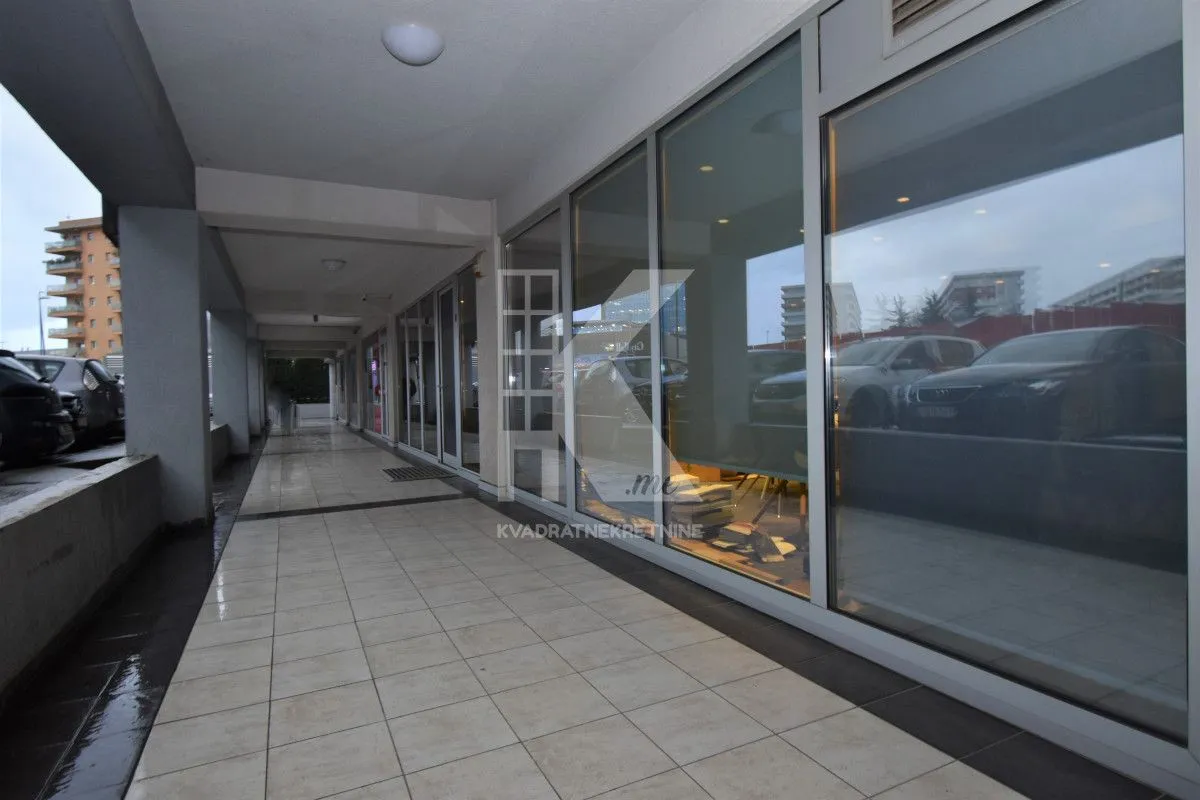 Rent, office space, 177m², City Kvart, Podgorica