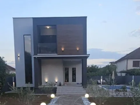 Izdavanje, kuća, 150m², Donja Gorica, Podgorica - image 12