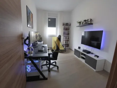 Prodaja, trosoban stan, 78m², Petrovaradin, Novi Sad - image 20