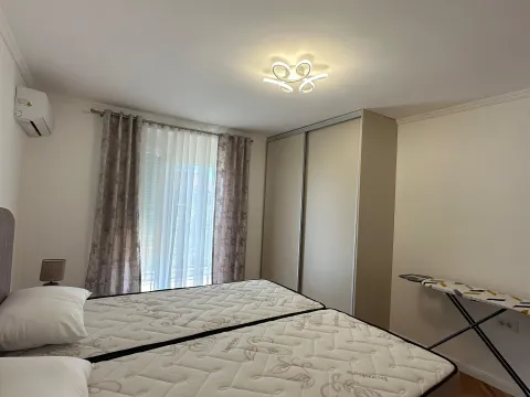 Izdavanje, dvosoban stan, 70m², Centar, Tivat - image 3